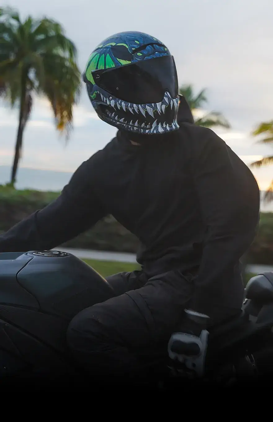 Motorcycle Helmet Size Guide | How to Measure | Ruroc (US)