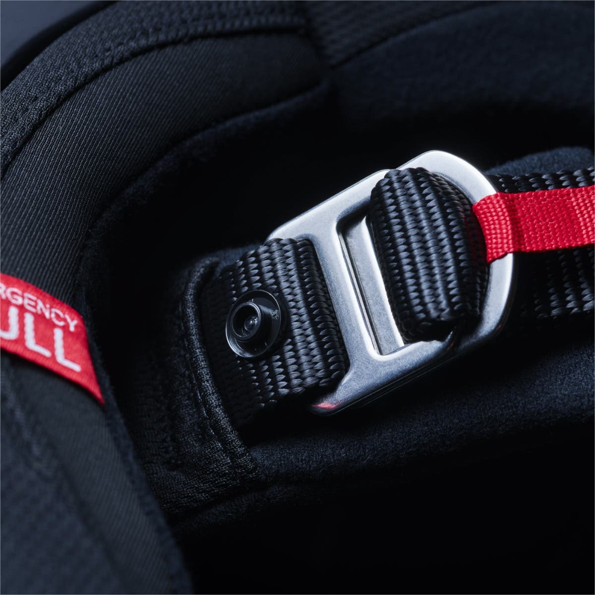 DD-Ring chin strap