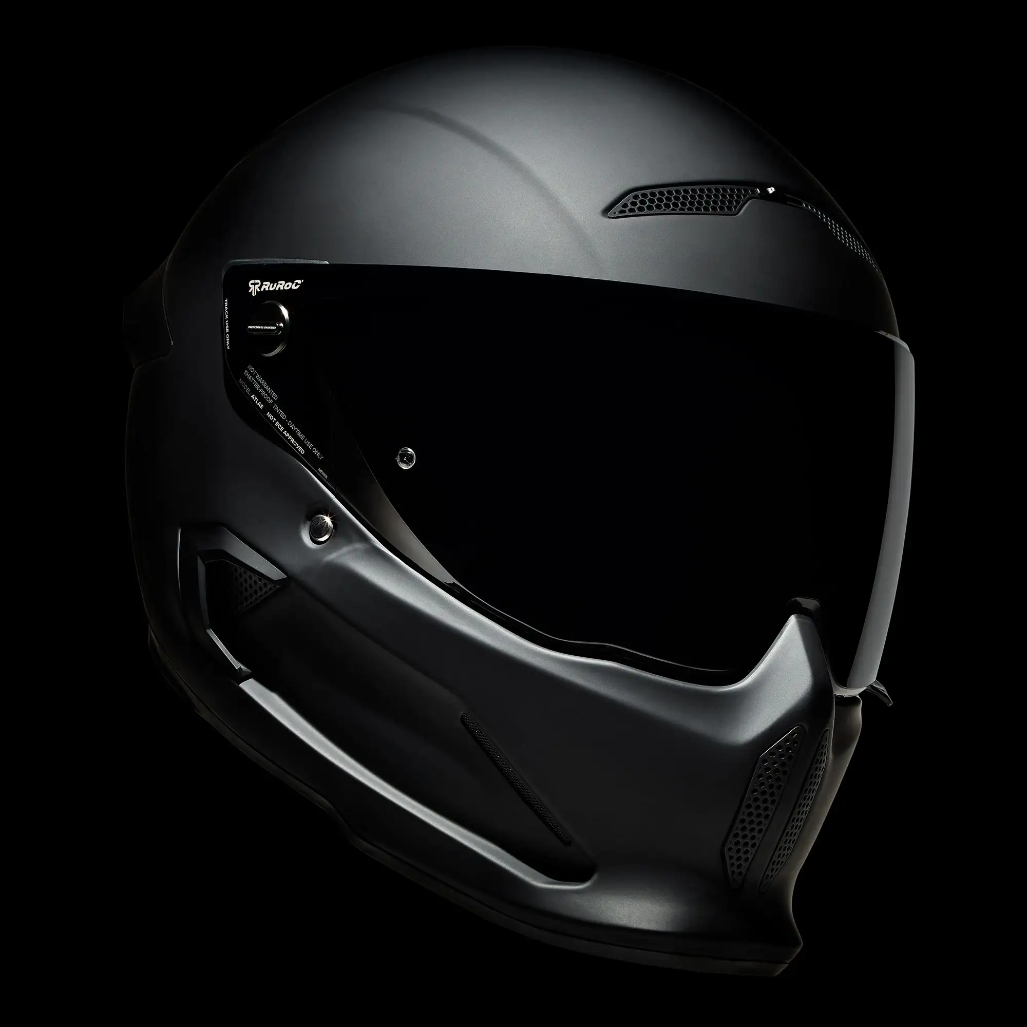 AT4.0 Carbon Core with dark tinted visor