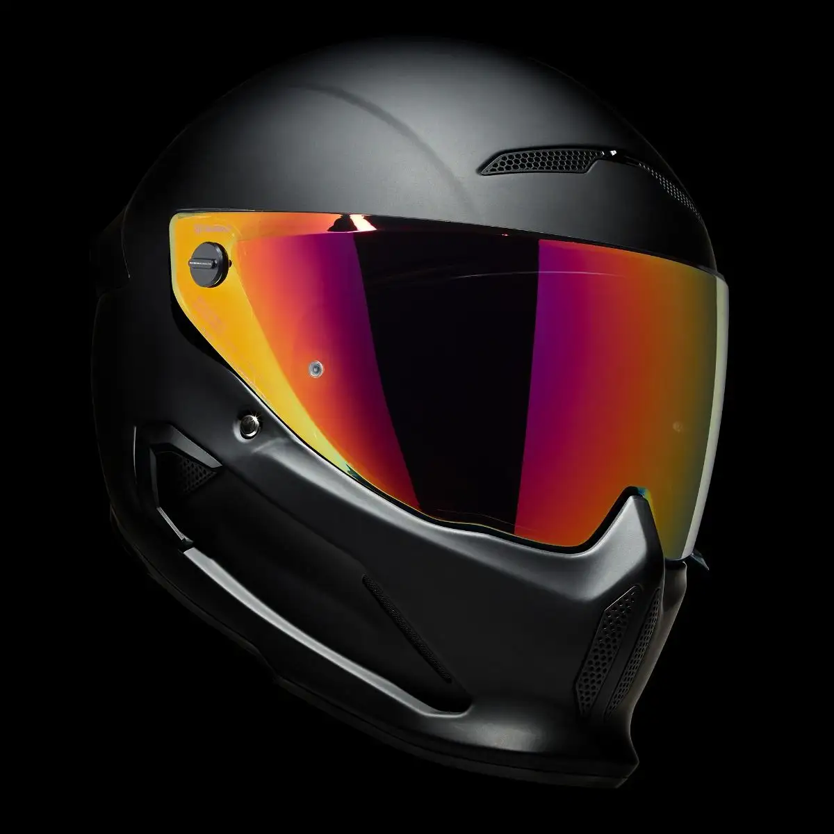 AT4.0 Carbon Core helmet with red iridescent visor