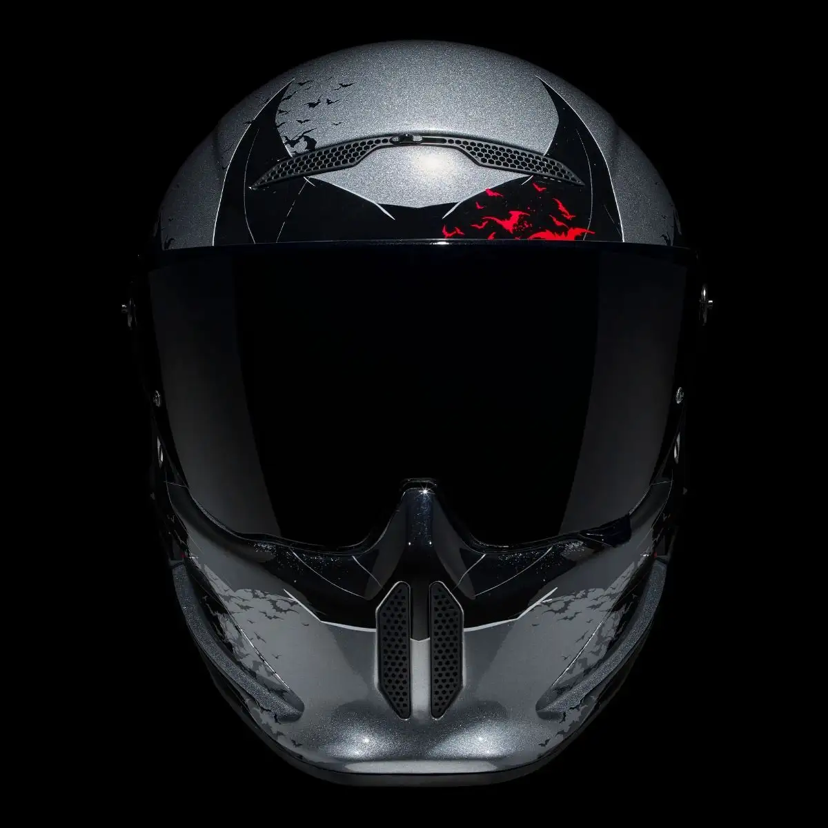 AT4.0 Carbon The Batman helmet - front view