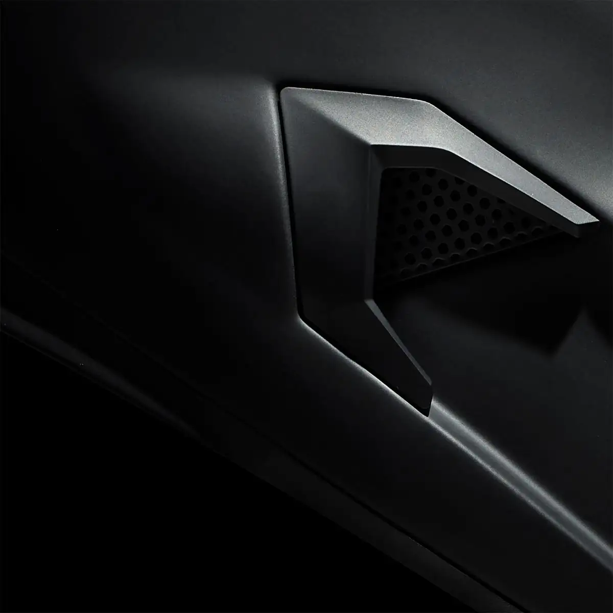 Side ventilation port on the Ruroc AT4.0 Carbon Core
