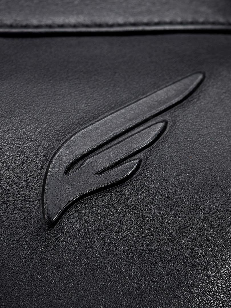 Revolver Black