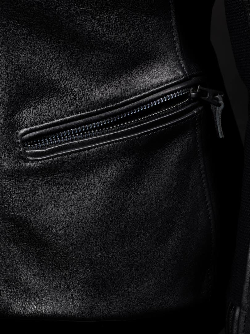 Revolver Black
